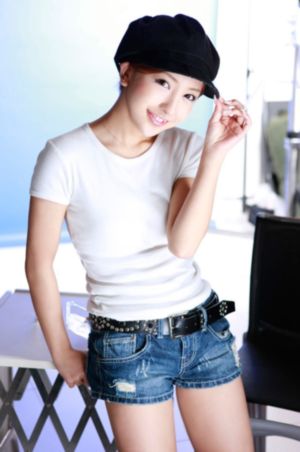 奇怪的她