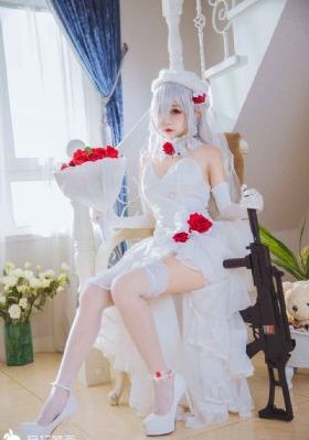 三个美妇跪着用嘴伺候高h